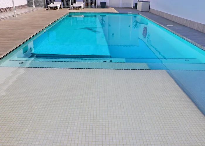 Moderno Con Pisicina Chalet