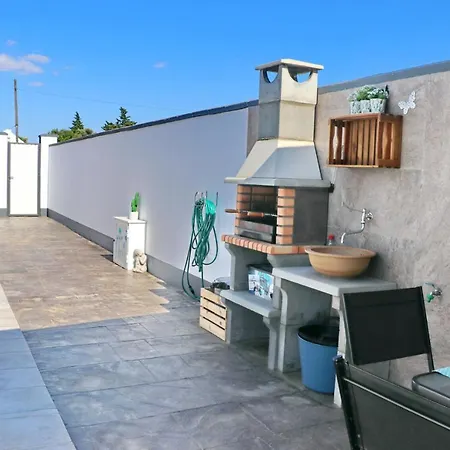 Moderno Con Pisicina Chalet