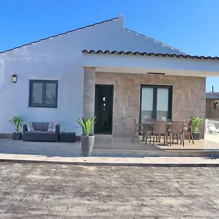 Moderno Con Pisicina *