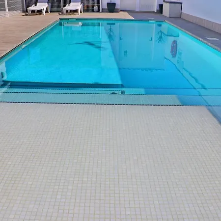 Moderno Con Pisicina Chalet