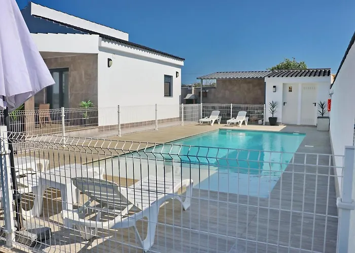 Moderno Con Pisicina *