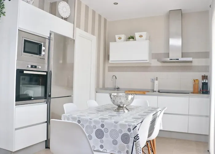 Moderno Con Pisicina * 科尼尔-德拉弗龙特拉